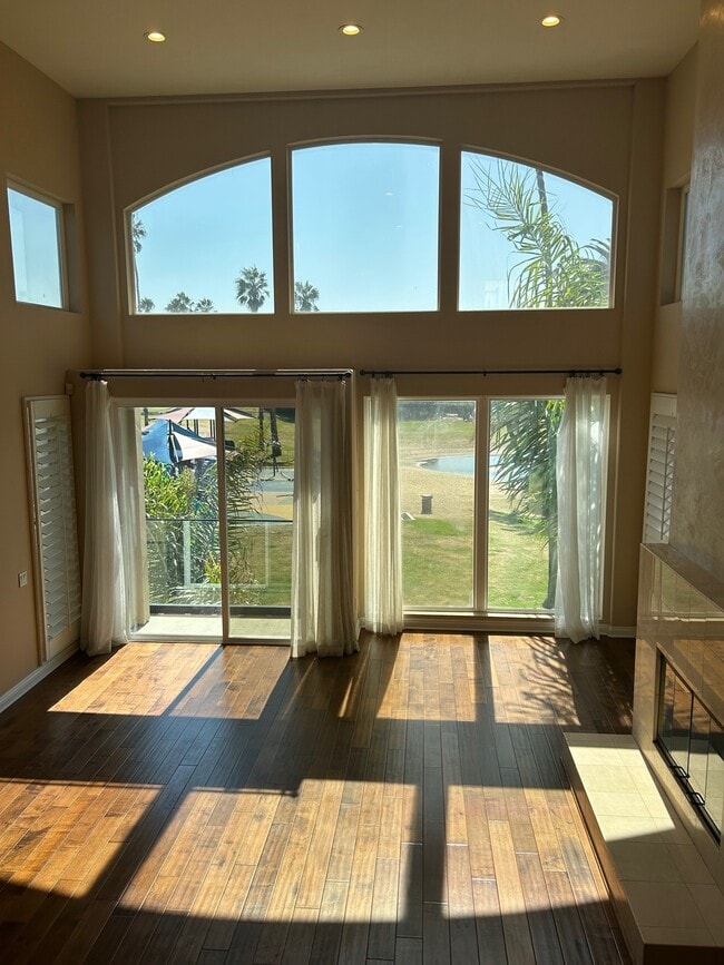 Building Photo - 6645 Esplanade