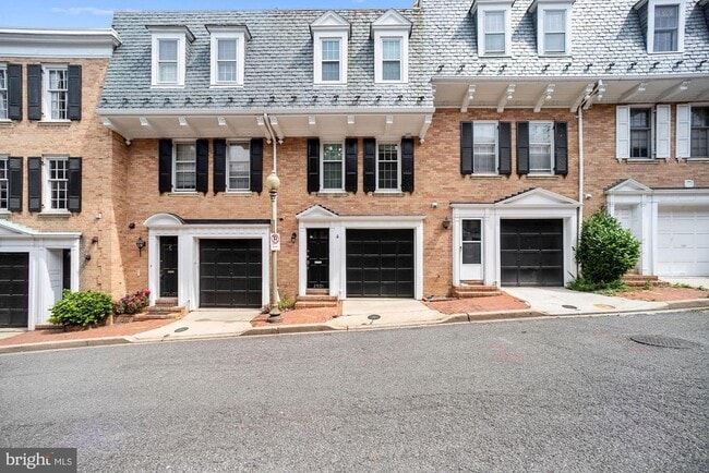 Photo - 2531 Queen Annes Ln NW Casa Adosada