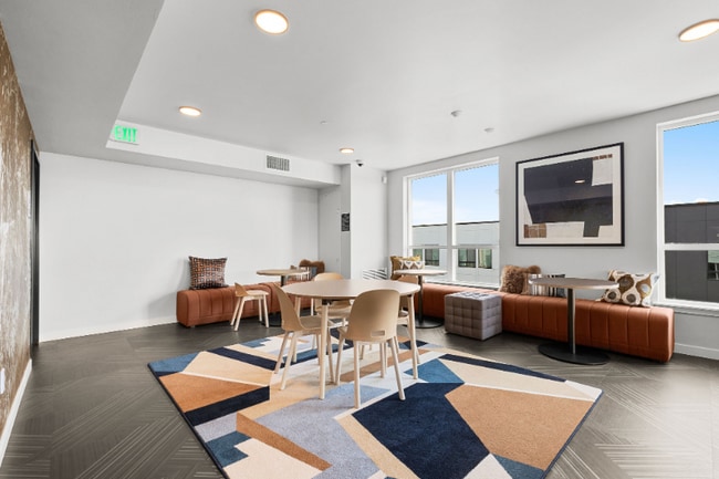 Photo - 18004 Midvale Ave N Unidad 723