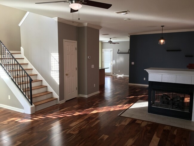 Photo - Updated 3BR/2.5ba in Harbor Town with huge fenced in yard w/ fire pit. One small pet is allowed,...