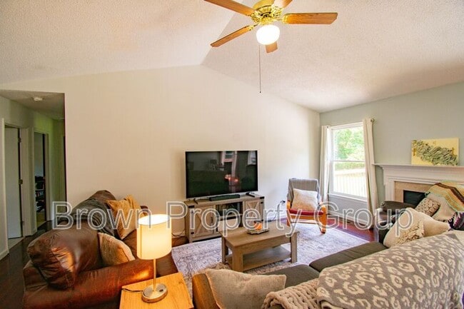 Photo - 20 N Hillside Dr