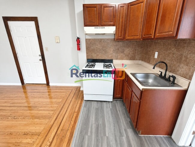 Photo - 658 Sanford Ave Unit G