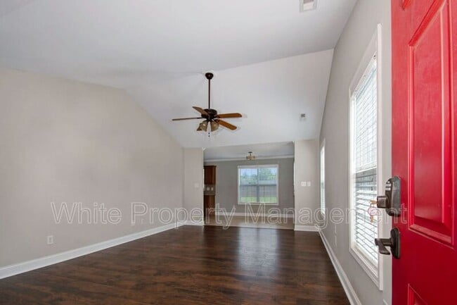 Photo - 49 Linford St