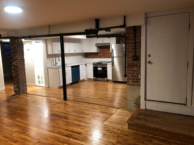 Photo - 1400 Commonwealth Ave Unidad 1 Rental