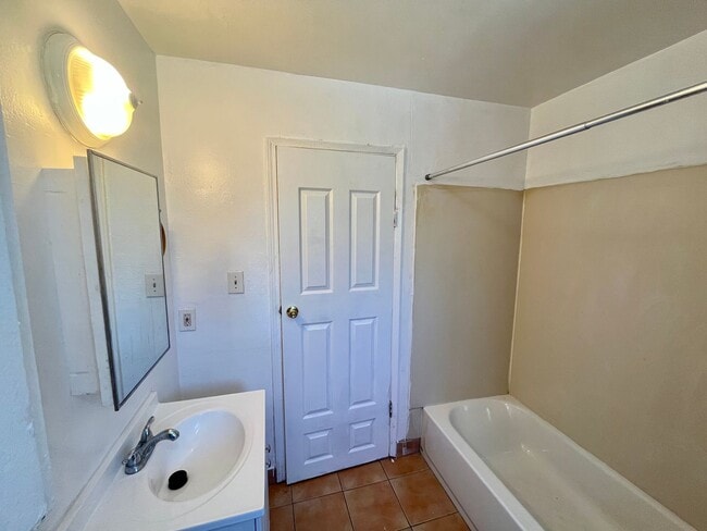 Photo - 151 Catron Dr Unit B