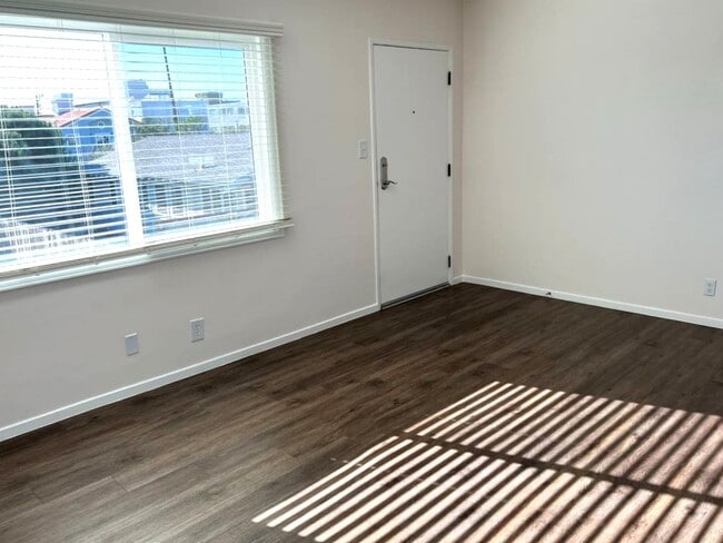 Building Photo - 17th Street Santa Monica Rental