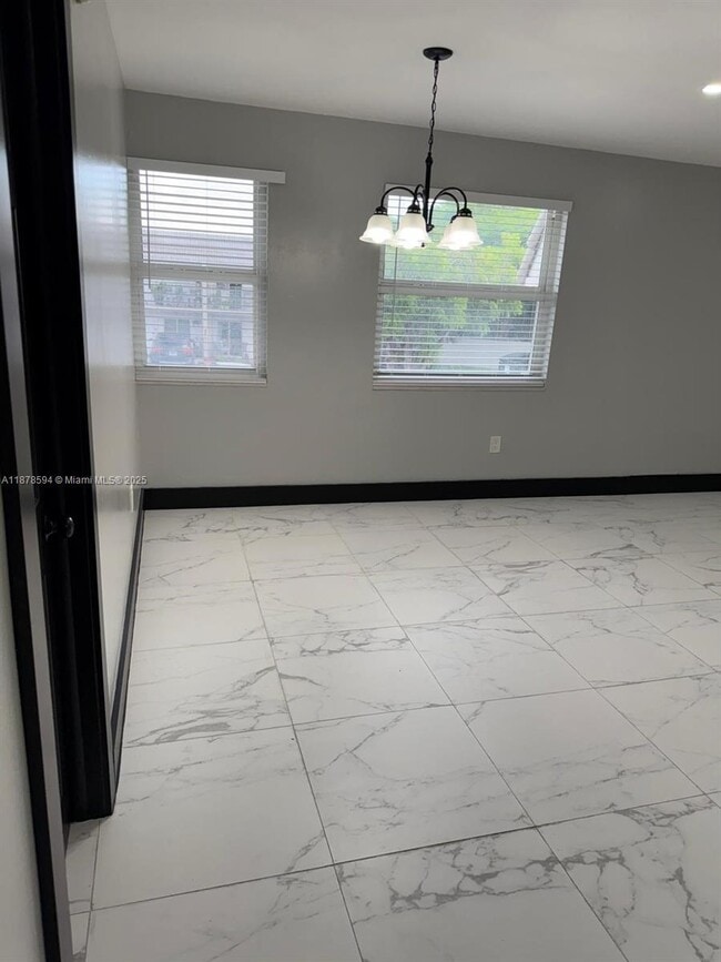 Photo - 6921 SW 129th Ave Unidad 06