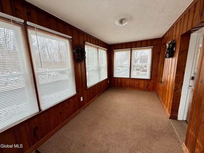 Photo - 39-41-41 Roosevelt Rd