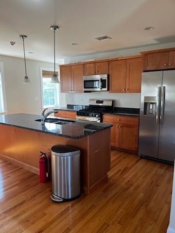 Building Photo - 8 Anoka Ave Unit #2A