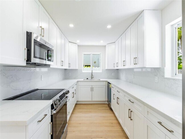 Photo - 254 SW 4th St