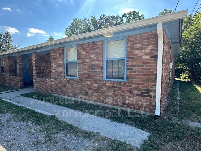 Photo - 132 Stoneybrooks Pl Unidad A