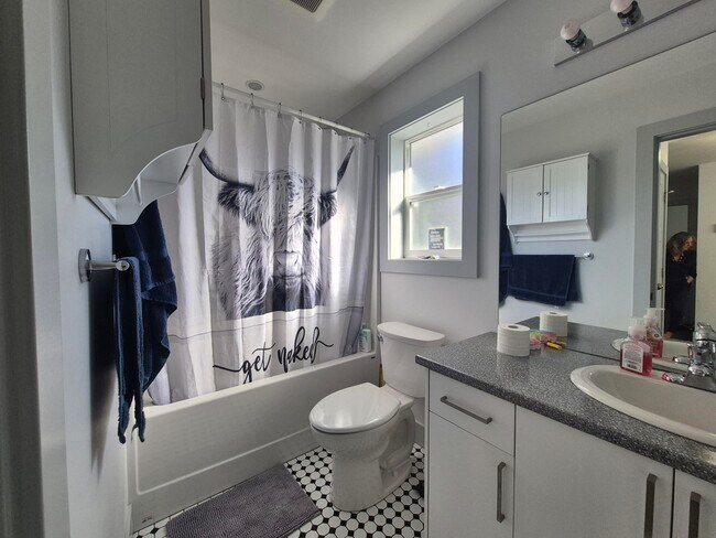 Photo - 2513 W Trail Ct