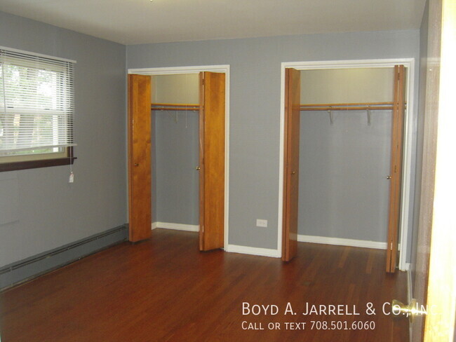 Building Photo - Immediate Occupancy Large One Bedroom Unit 012 1B Rental