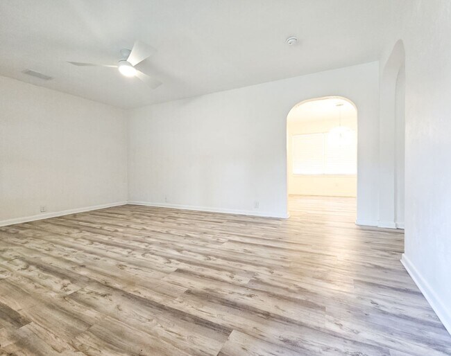 Photo - Beautiful 4/2 in Gainesville's Beldevere Area
