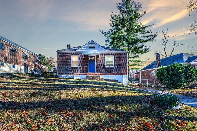 Building Photo - 5306 Fletcher St