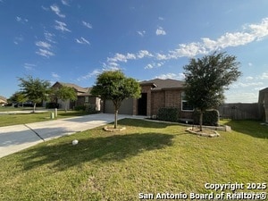 Photo - 2118 Silver Maple