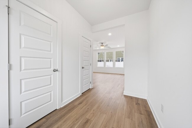 Photo - 7060 Sutton Dr