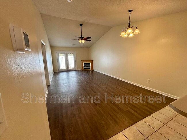 Photo - 310 Evans Lake Way