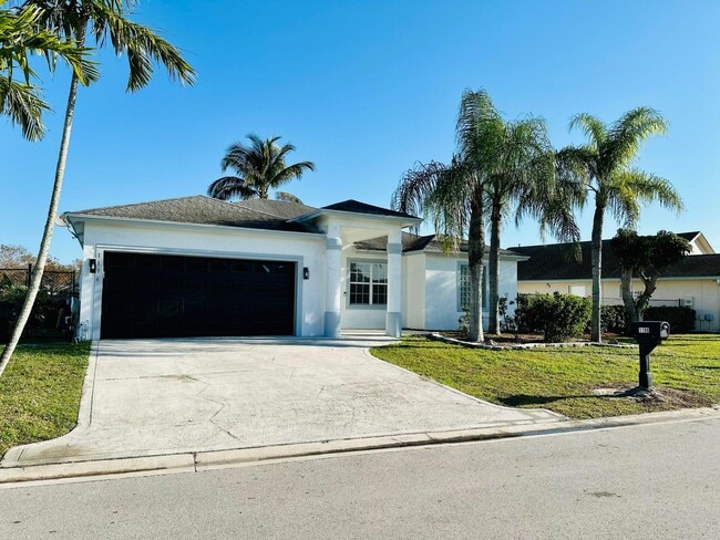 Photo - 1196 Hatteras Cir