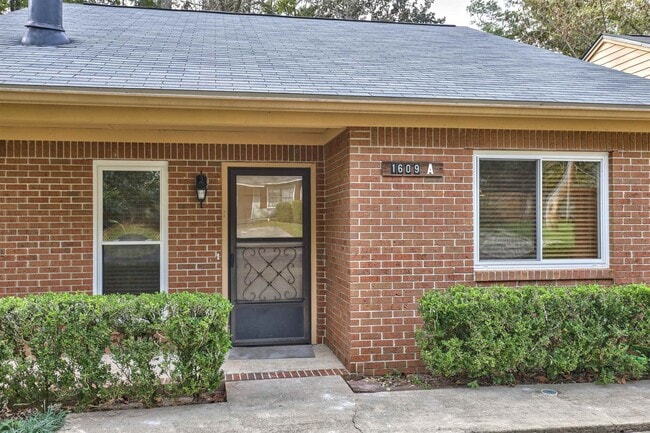 Photo - 1609 Willow Bend Way