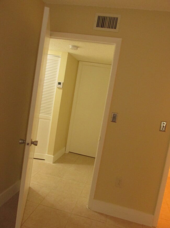 Photo - 7427 SW 152nd Ave Unidad 0