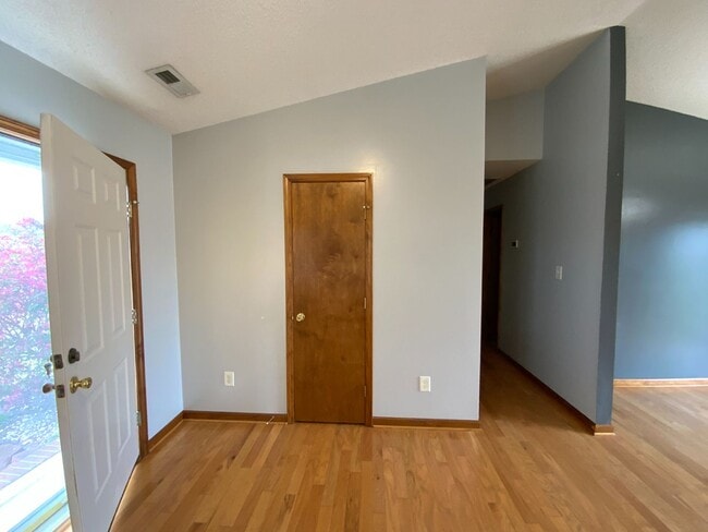 Photo - 3 Bd 2 Ba in Cherrywoods
