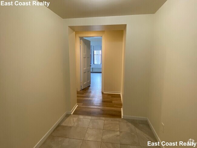 Building Photo - 62 Boylston St Unit 320 Rental