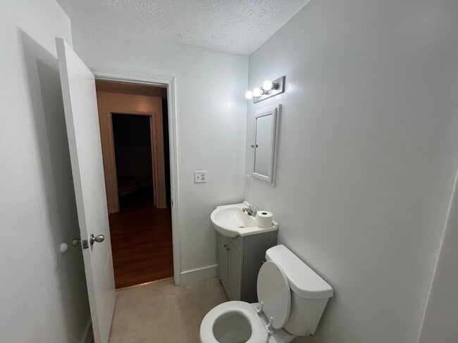 Photo - 635 Graham Dr