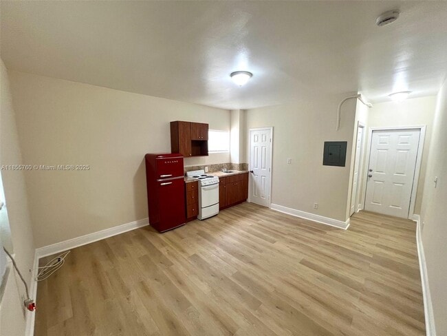 Photo - 8411 Biscayne Blvd Unidad 8