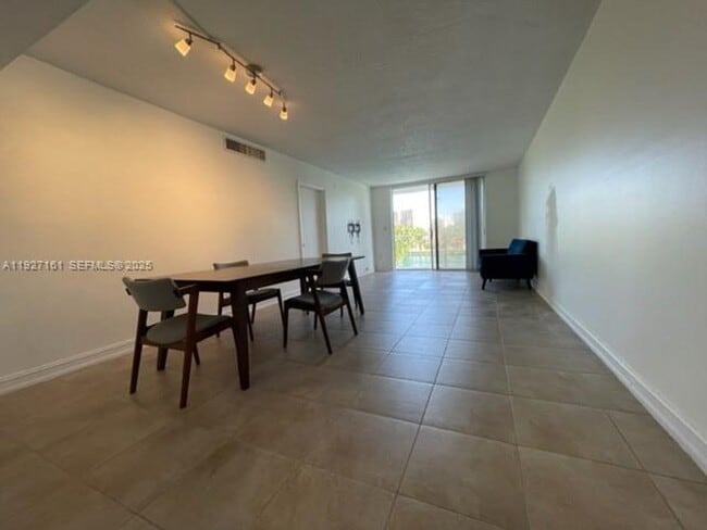 Photo - 9721 E Bay Harbor Dr Unidad 9721 E Bay Harbor Dr  3C