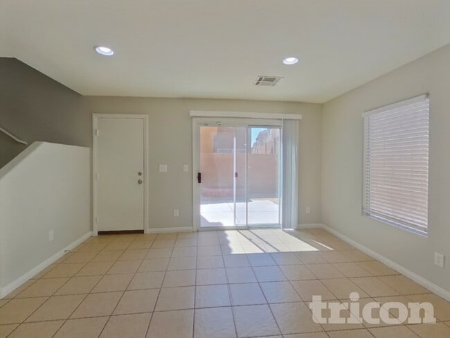 Photo - 697 Wallington Estate St