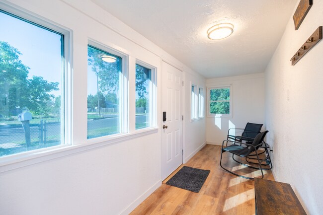 Photo - 600 E 8th St