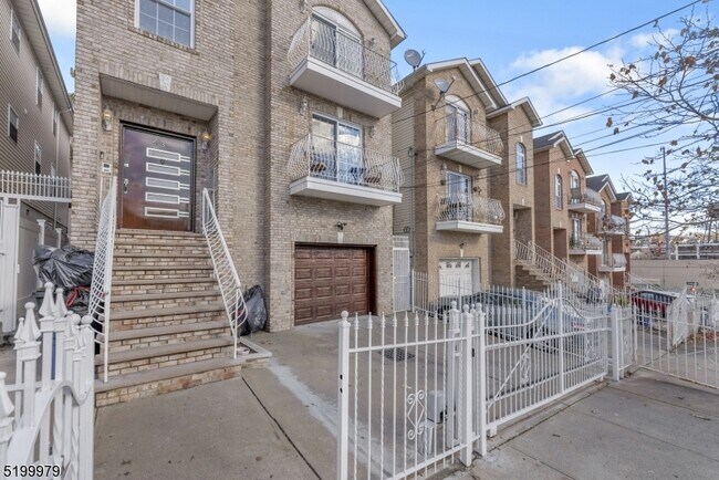 Photo - 23 Chester Ave Unit 2