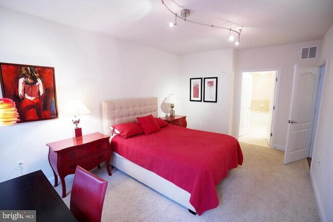 Photo - 1115 Cameron St Unit 211