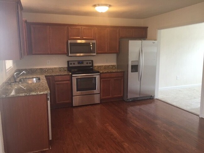 Photo - 1475 Kensington Wy NW