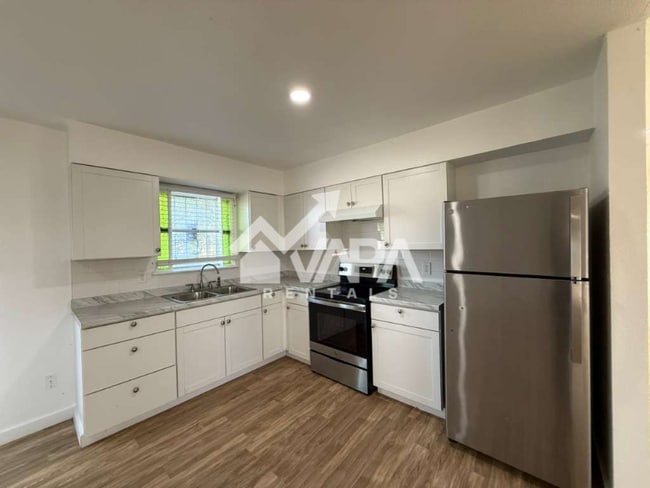 Photo - 9226 Nagel St