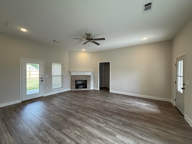 Photo - 132 Madisonville Dr