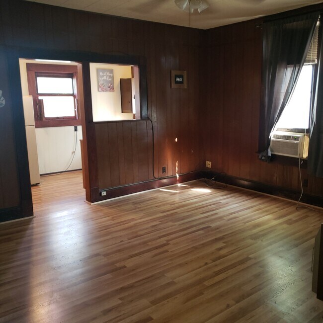 Photo - 319 N Doak St Unidad B