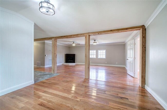 Photo - 838 Spring Place Rd NE