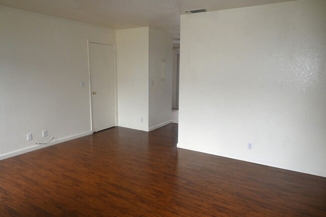 Photo - 8272 Center Pkwy