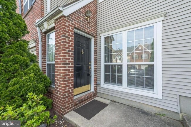 Photo - 207 Lookout Pl