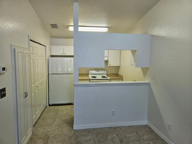 Photo - 531 NE 28th Ave Unidad 100