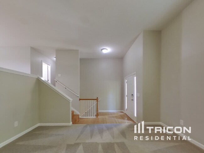 Photo - 208 Lost Lake Way