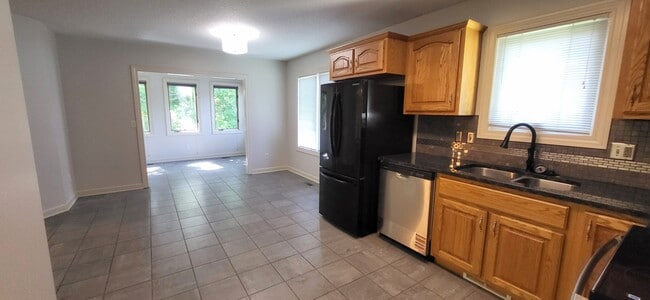 3015 Hedgerow Pass