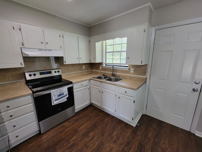 Photo - 1900 Kelly Dr