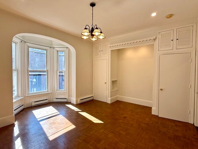 Building Photo - 104 Appleton St Unit 2A
