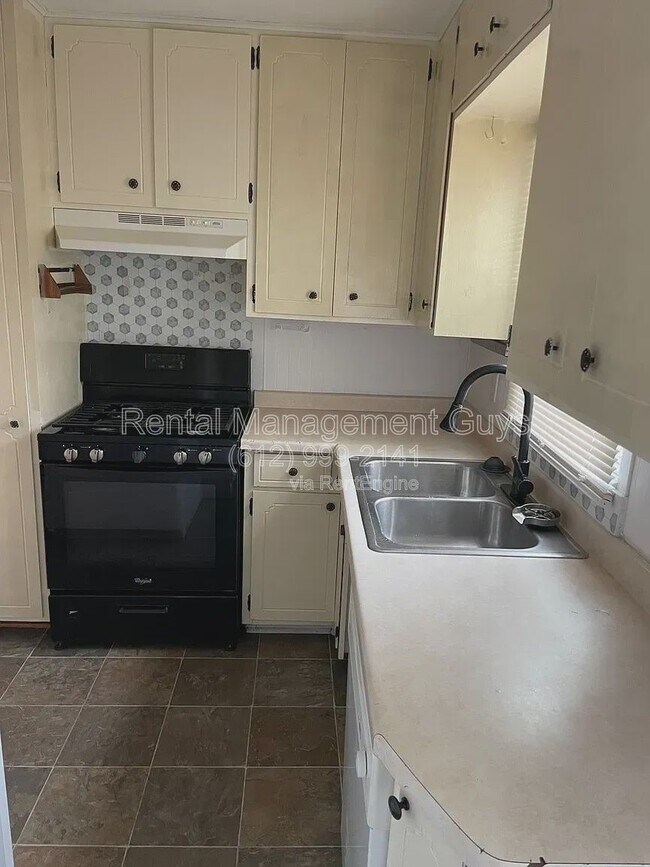 Photo - 1219 Oxford St