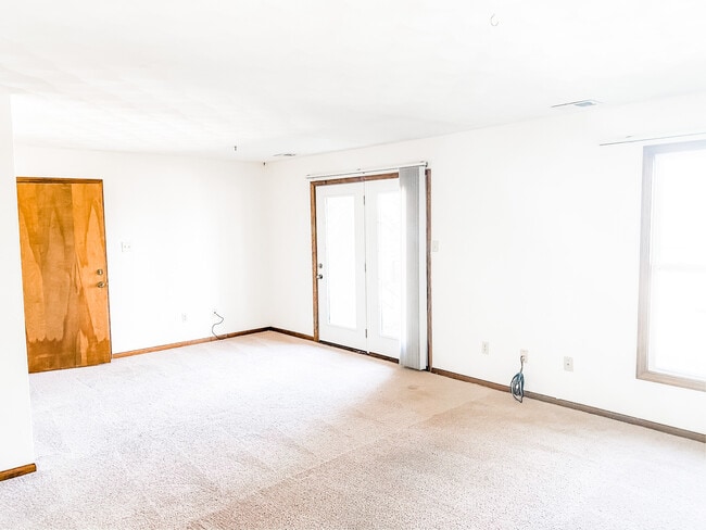 Woodlander Apartments