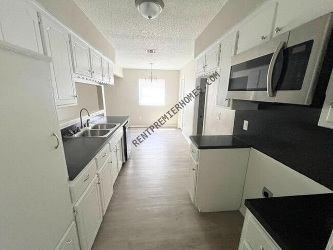 Photo - 3104 Simmons Dr