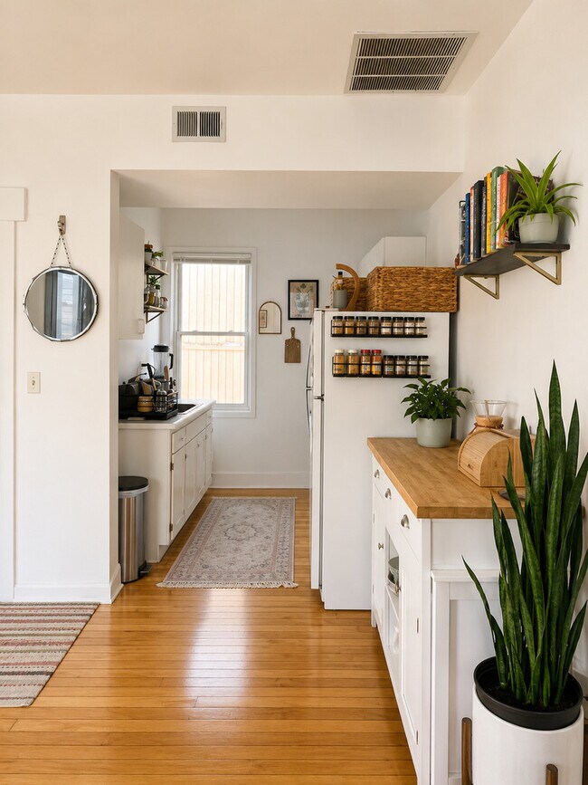 Photo - 725 N Throop St Unit 2